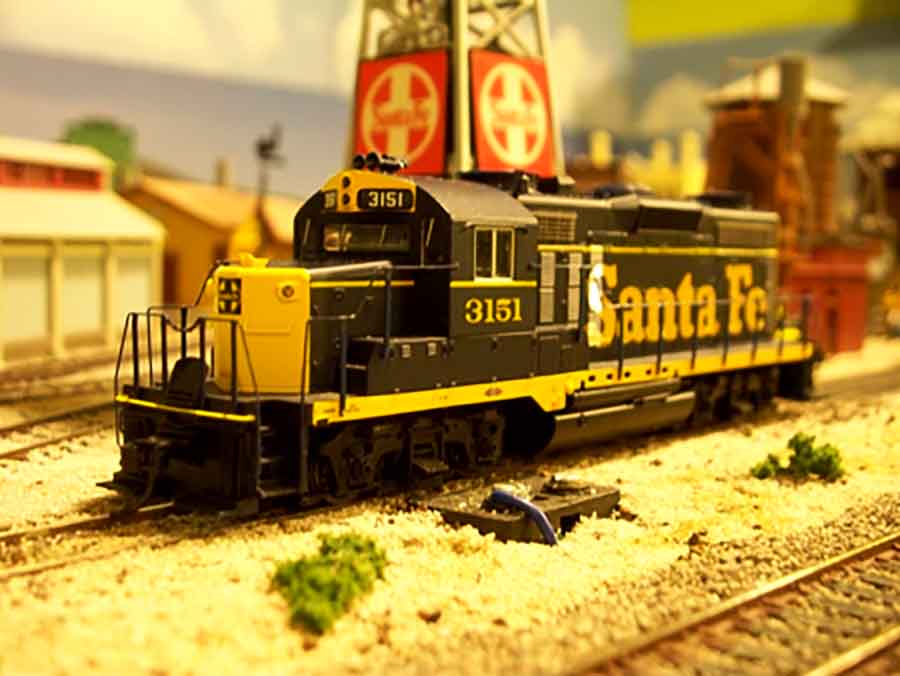 Pennsylvania model train layout santa fe loco