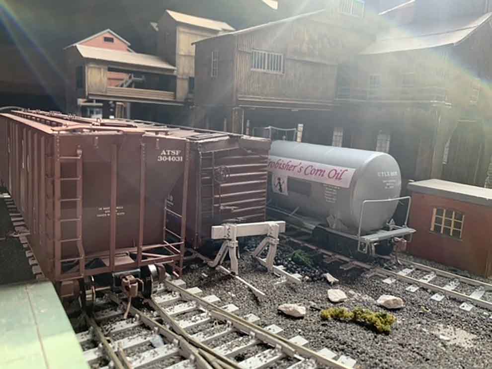 O scale buildings cement factory
