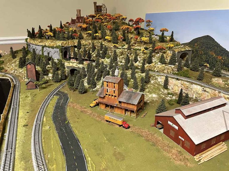 4x8 N scale - Model railroad layouts plansModel railroad layouts plans