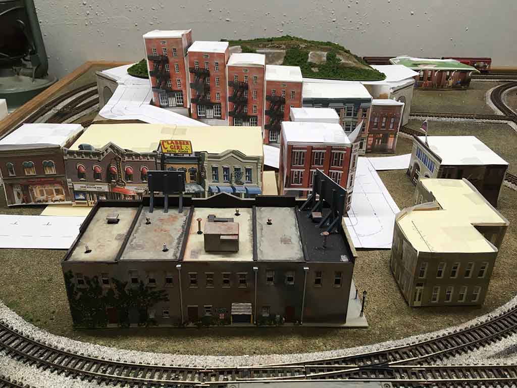 3x5 n scale layout building mock up