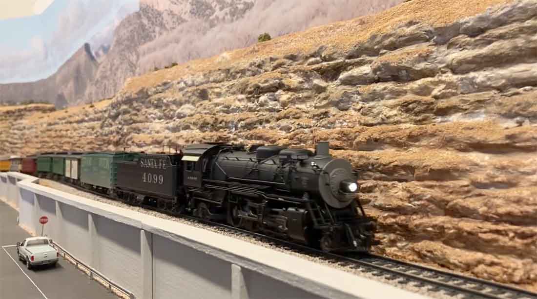 Weathering HO freight cars