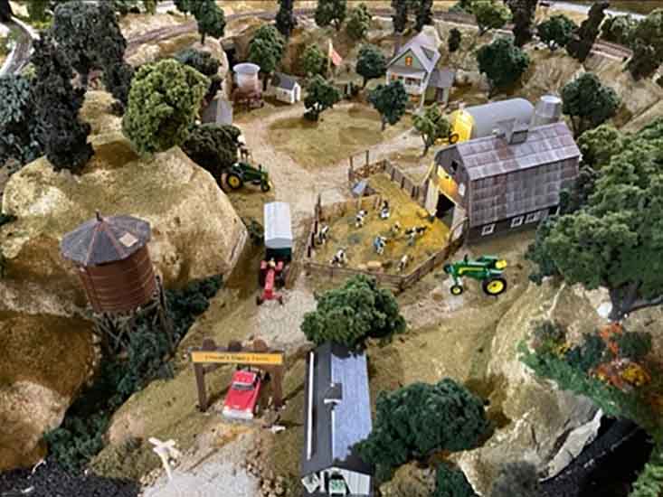 model railroad barn farmyard