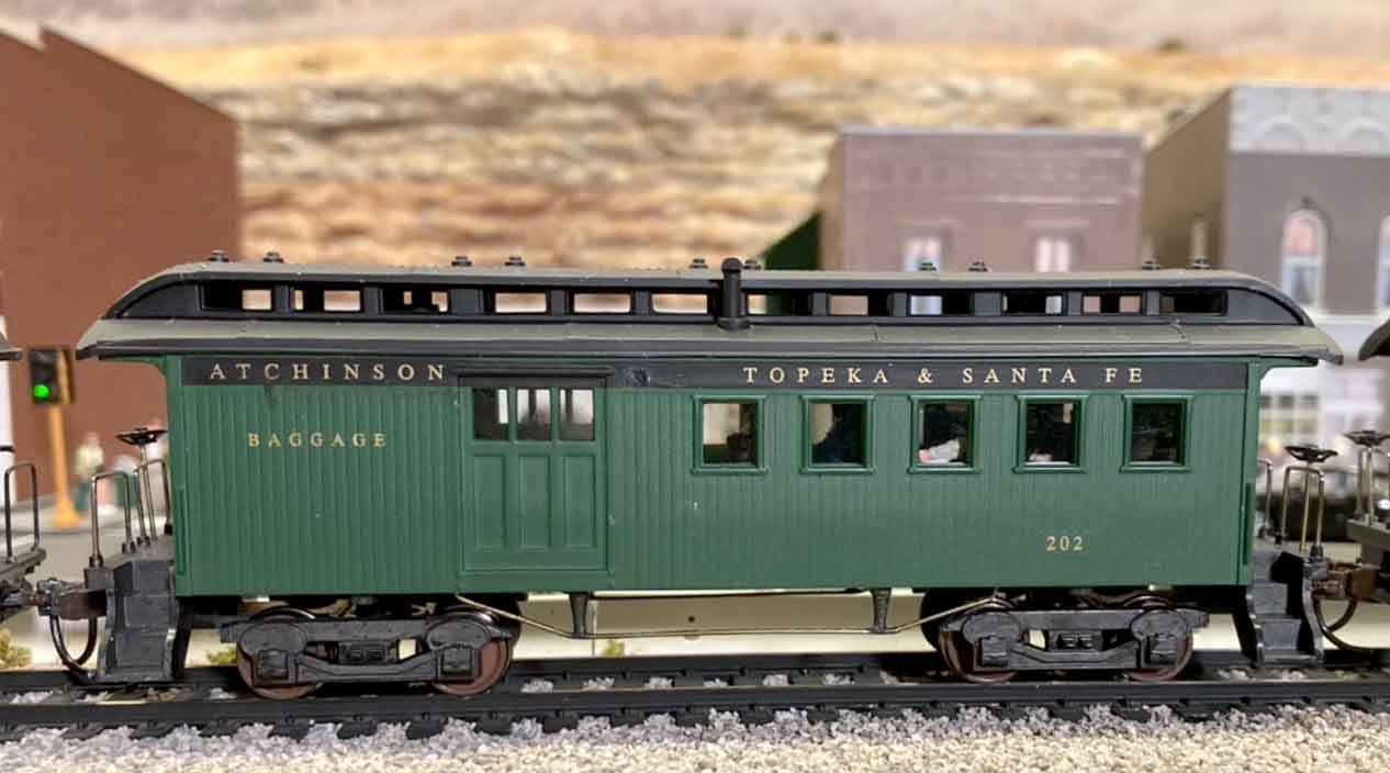 Weathering HO freight cars