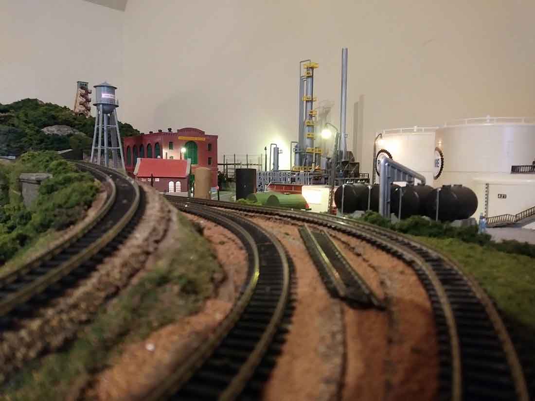 N scale DCC curves