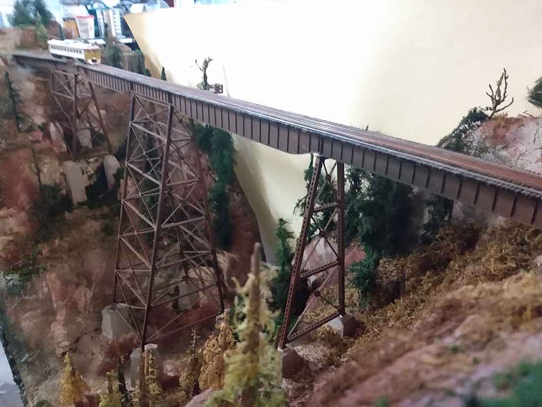 model railroad trestle bridge