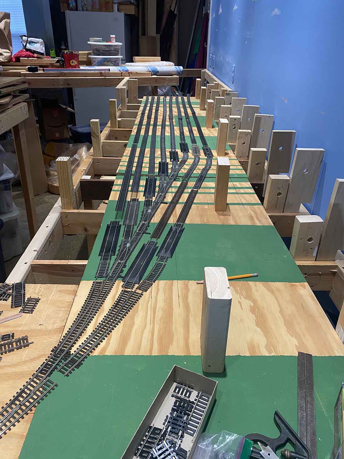 17x17 train layout sidings
