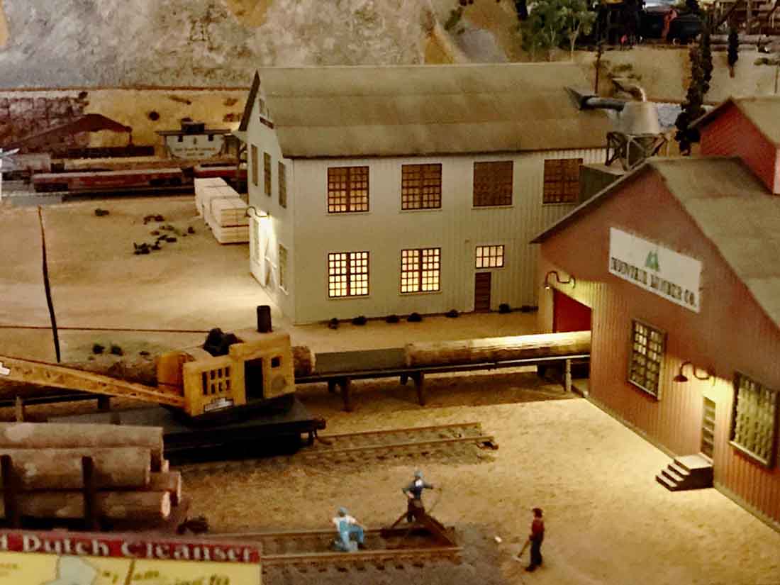 HO scale saw mill