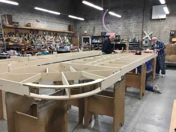 Santa fe model railroad layouts bench