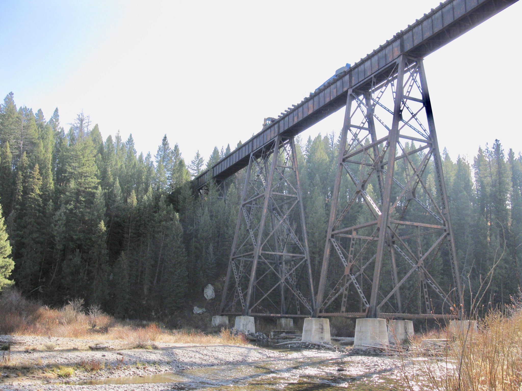 How to make a cliff face - Model railroad layouts plansModel railroad ...