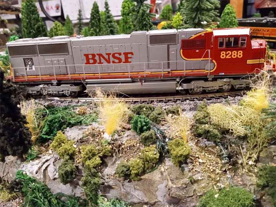 BNSF locomotive HO scale