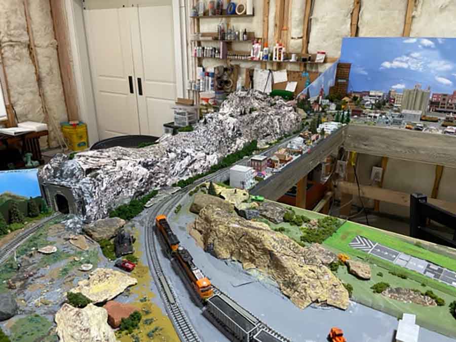 N scale mountains