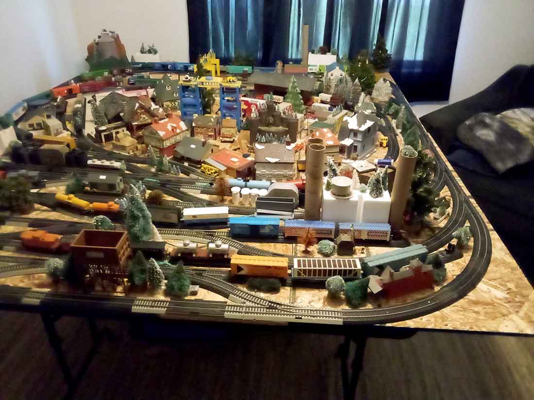 model train track layout