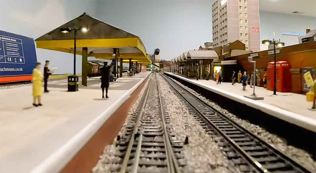 model railway platform people
