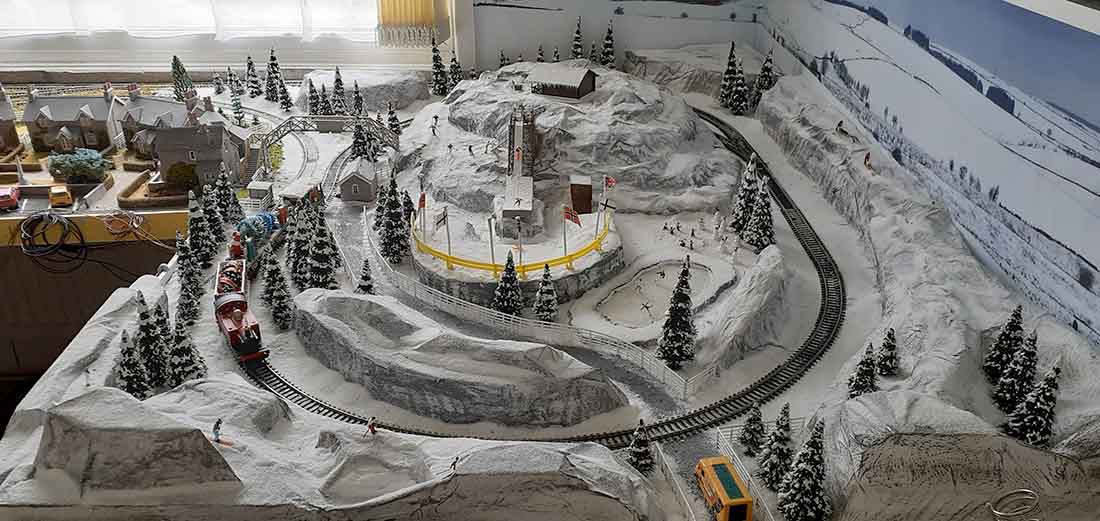 adding snow to model railroad