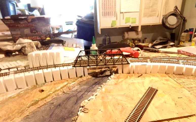 model railroad incline bridge