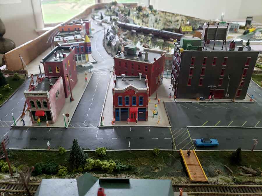 N scale model railroad buildings houses