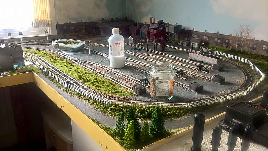 adding scenery to model railroad