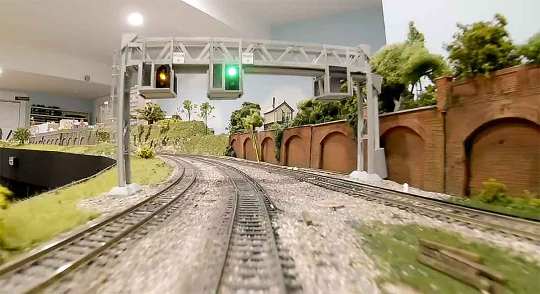 model railway signal green embankment wall