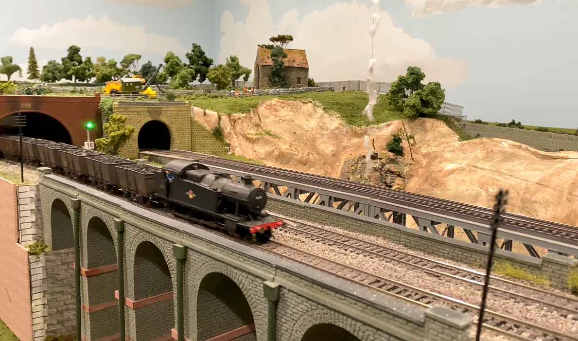 steam train arches OO scale