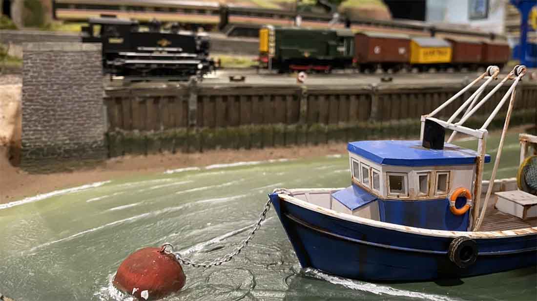 model train water effects boats waves