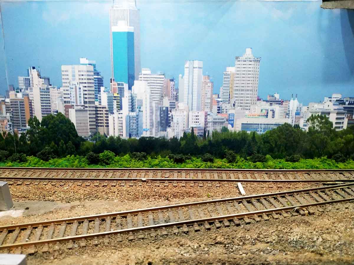 model railroad backdrop gap city