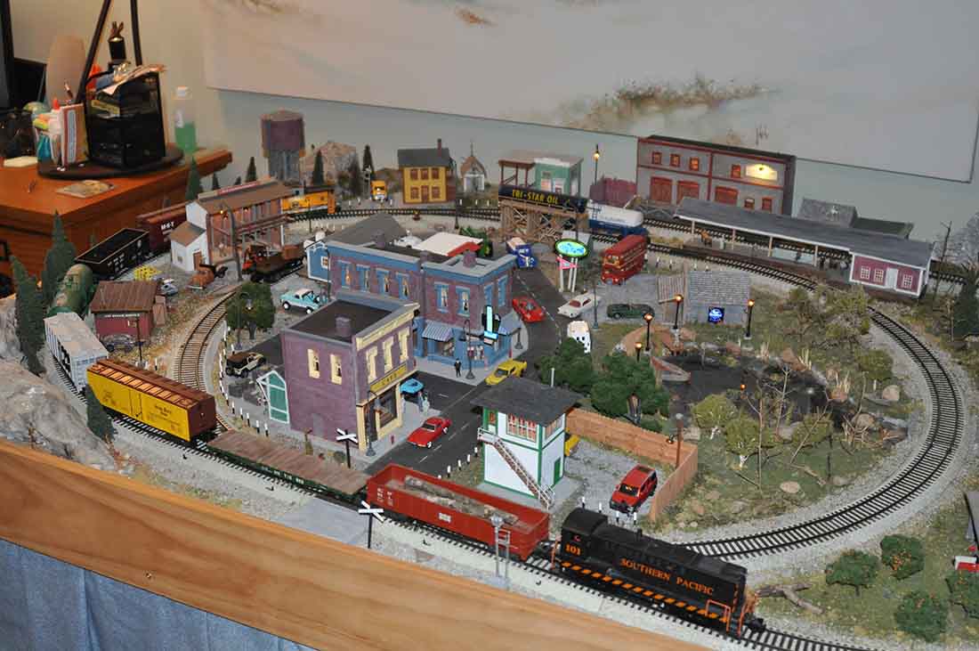 s scale trains overhead view