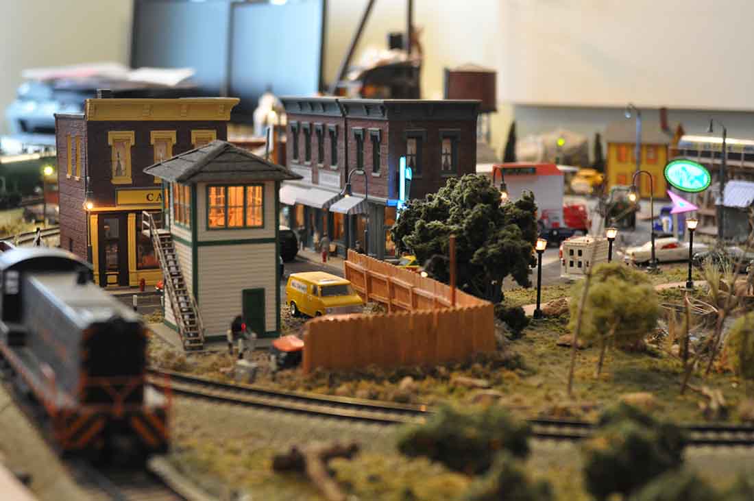 model train signal box town