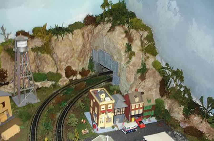 N scale canadian layout tunnel