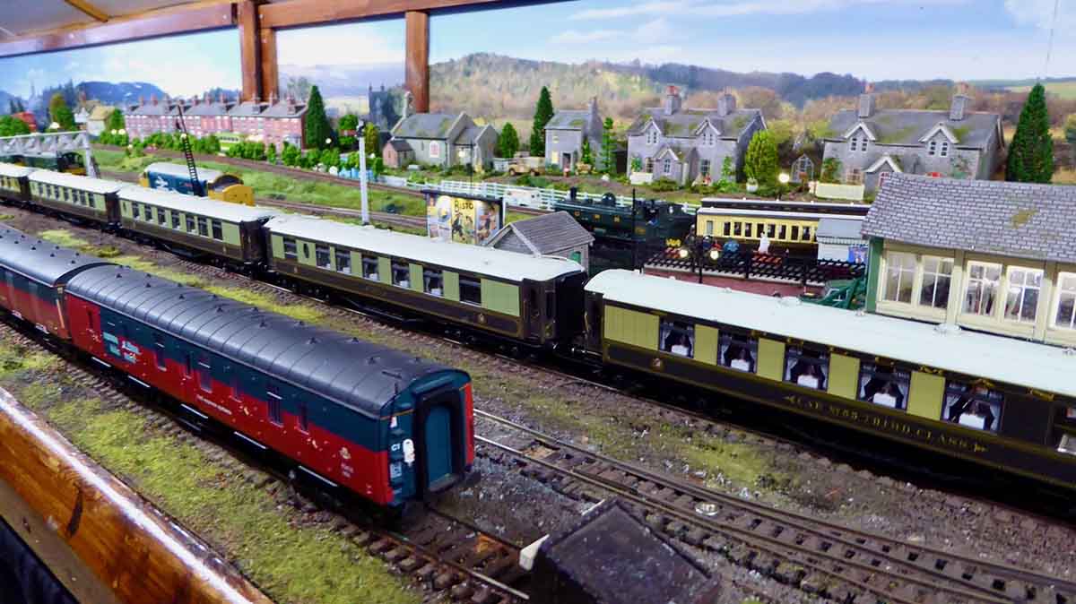 model railway carriages