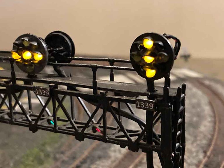 Model train signal lights Model railroad layouts plansModel railroad