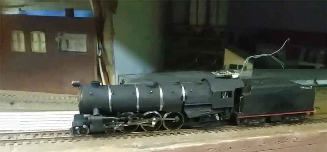 model train test run