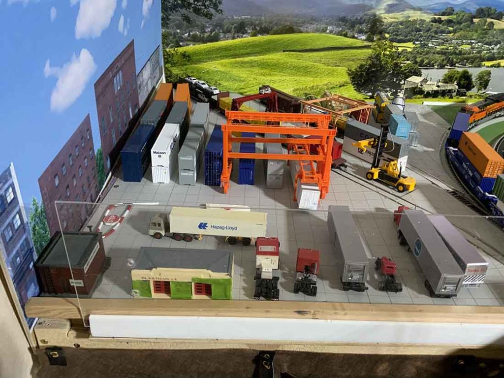 Model train foam mountain Model railroad layouts plansModel railroad layouts plans