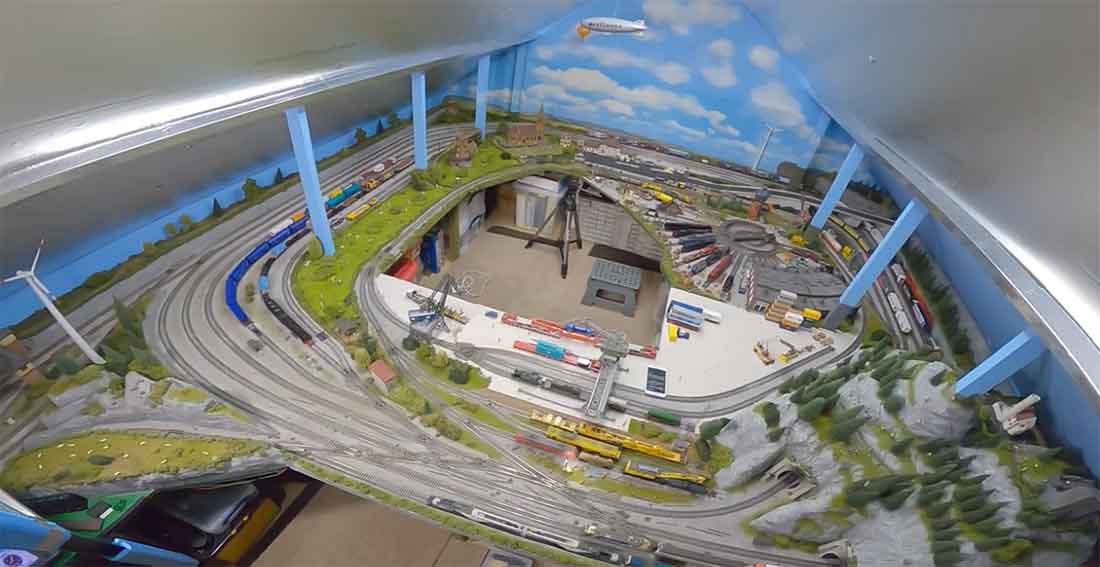 model train overhead view