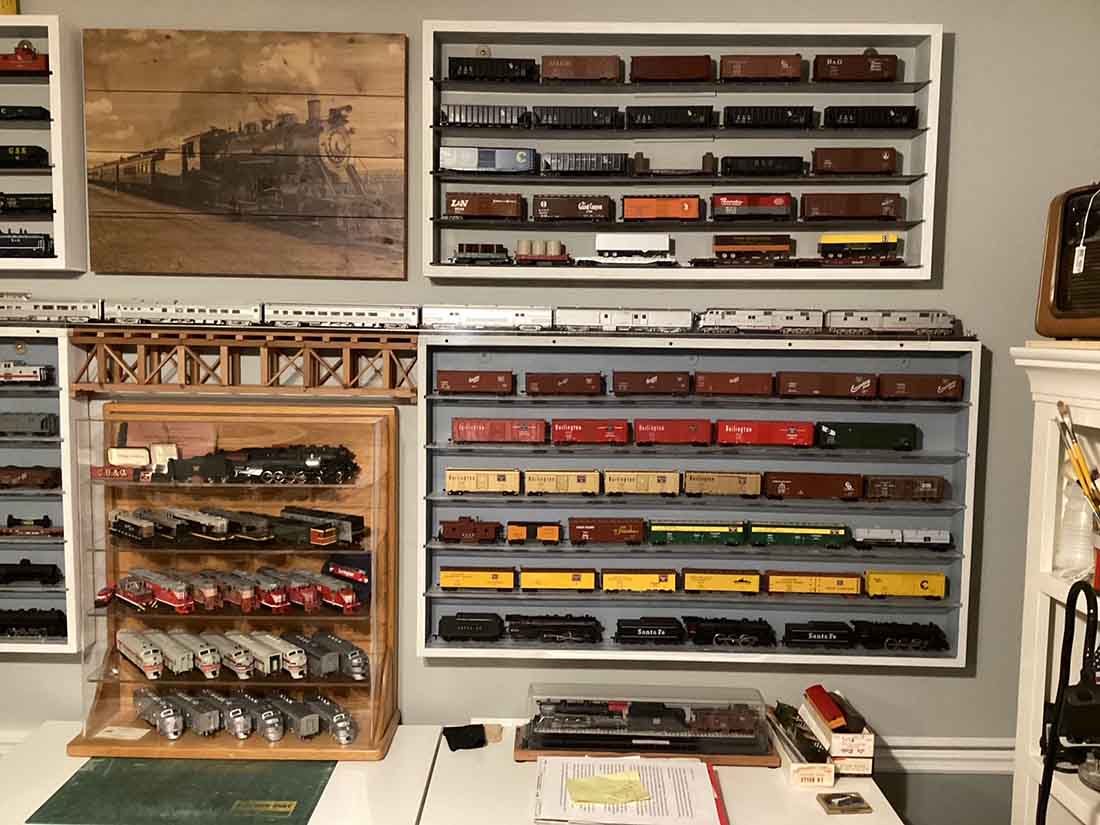 model train shelf