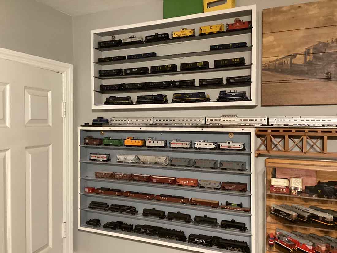 model train shelf