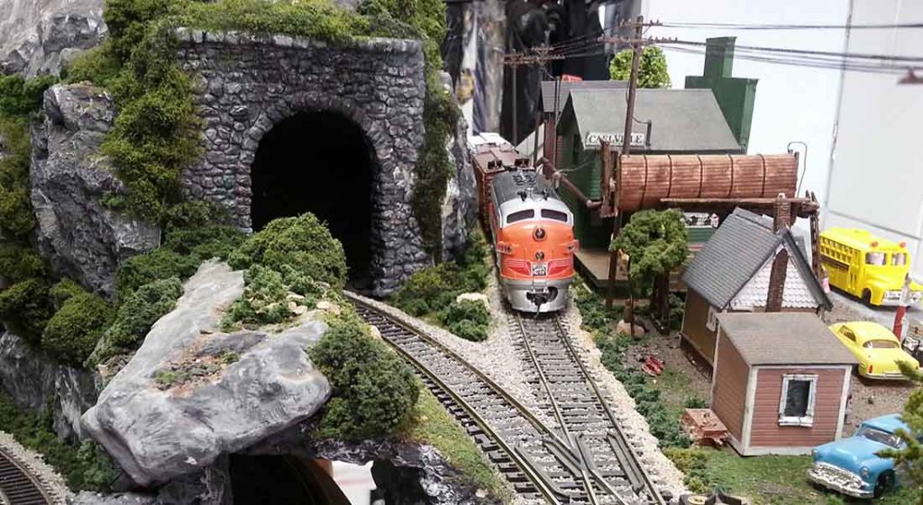 HO scale diesel loco - Model railroad layouts plansModel railroad ...