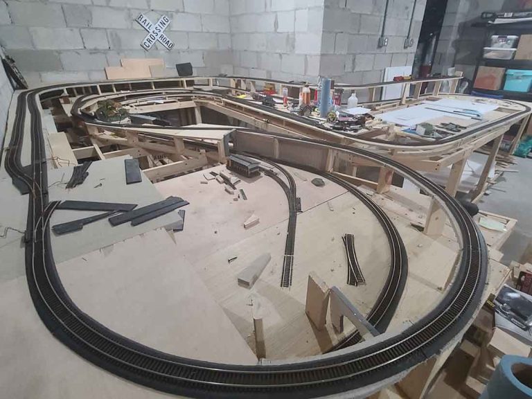 John's HO scale track layout - Model railroad layouts plansModel ...