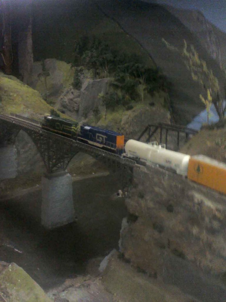 HO scale diesel loco - Model railroad layouts plansModel railroad ...