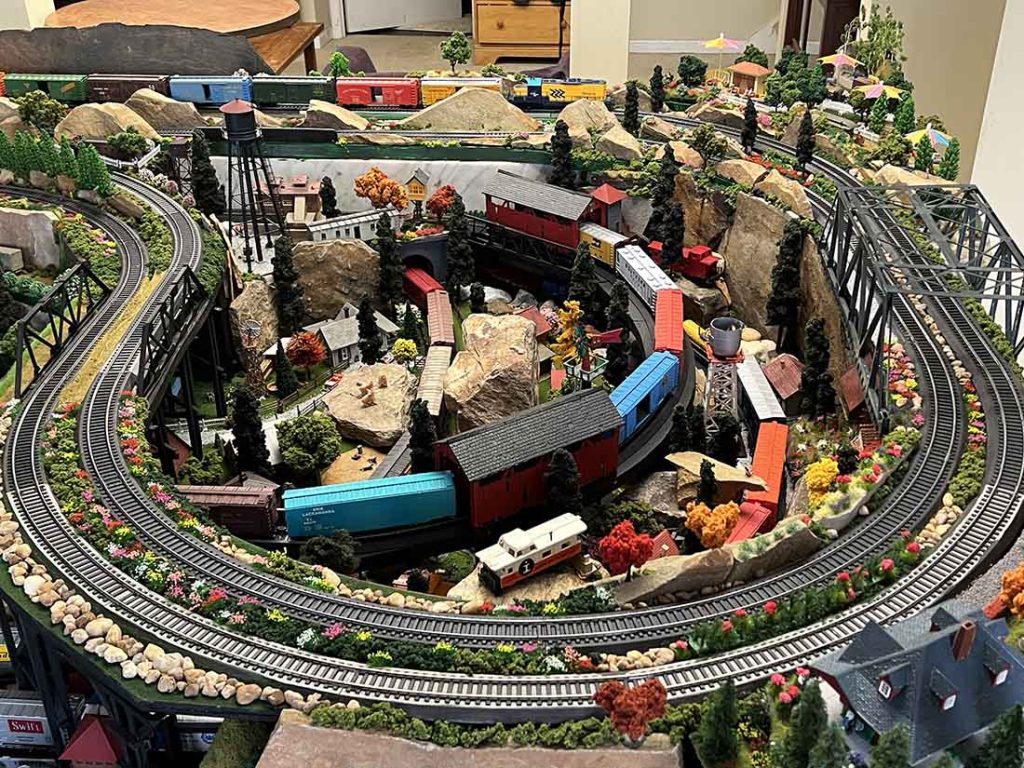 Tyco HO trains - Model railroad layouts plansModel railroad layouts plans