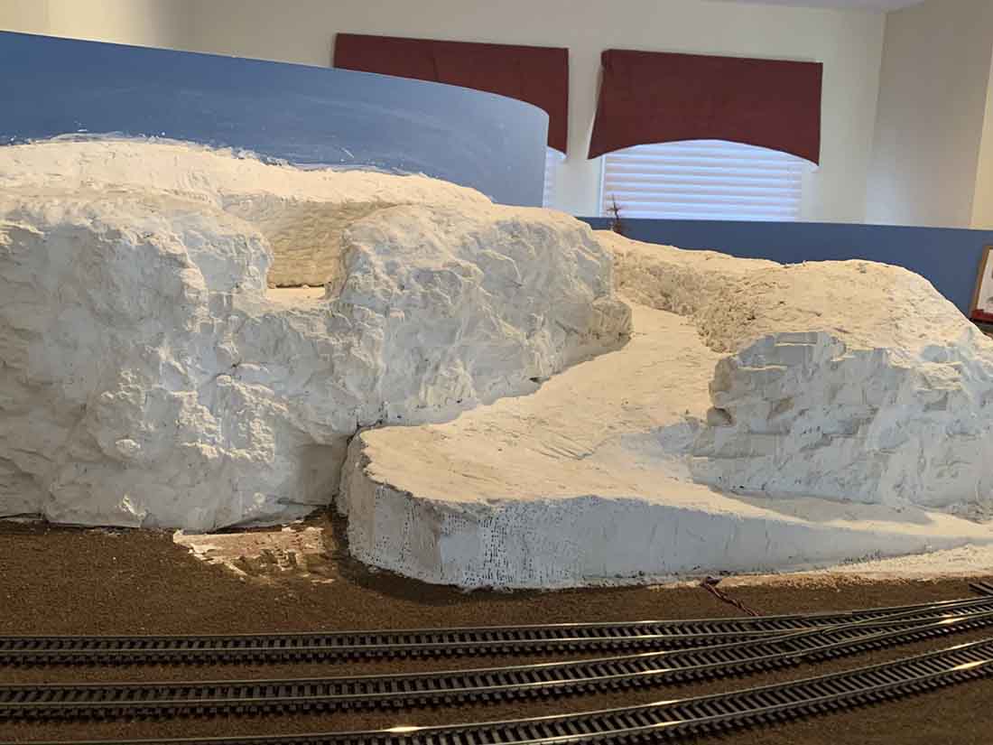 model train mountain plaster paris