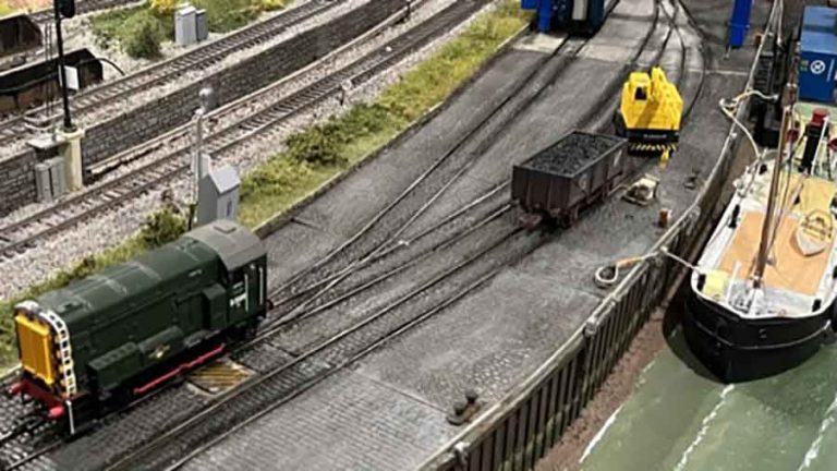 N Scale Outland Models Railway Layout Classic 2-Story City Shop