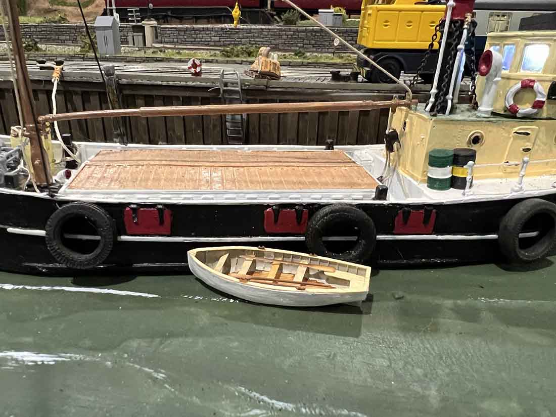 model train tug boat
