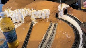 Plaster cloth mountains - Model railroad layouts plansModel railroad ...