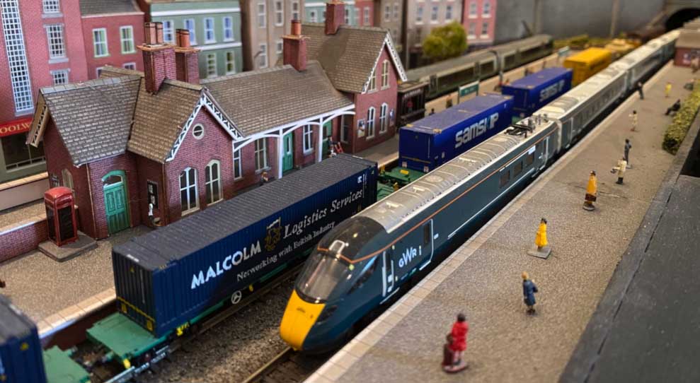 model railway platform gwr 800 loco
