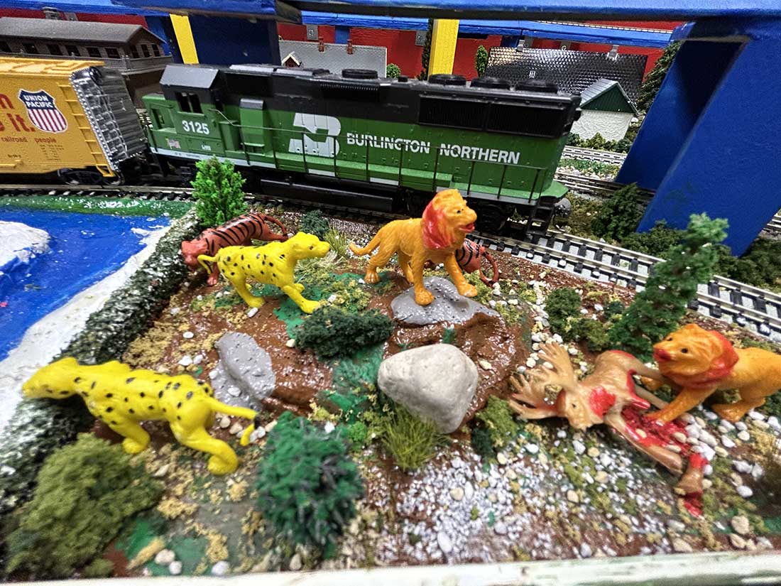 model railroad zoo