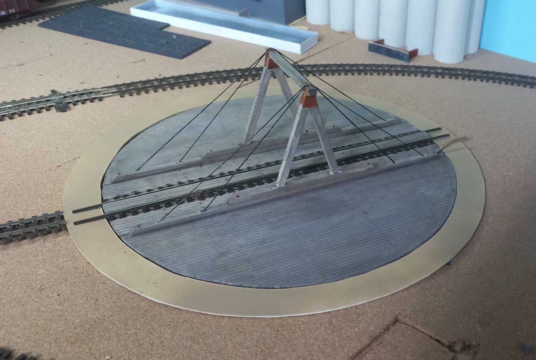 HO scale turntable painted