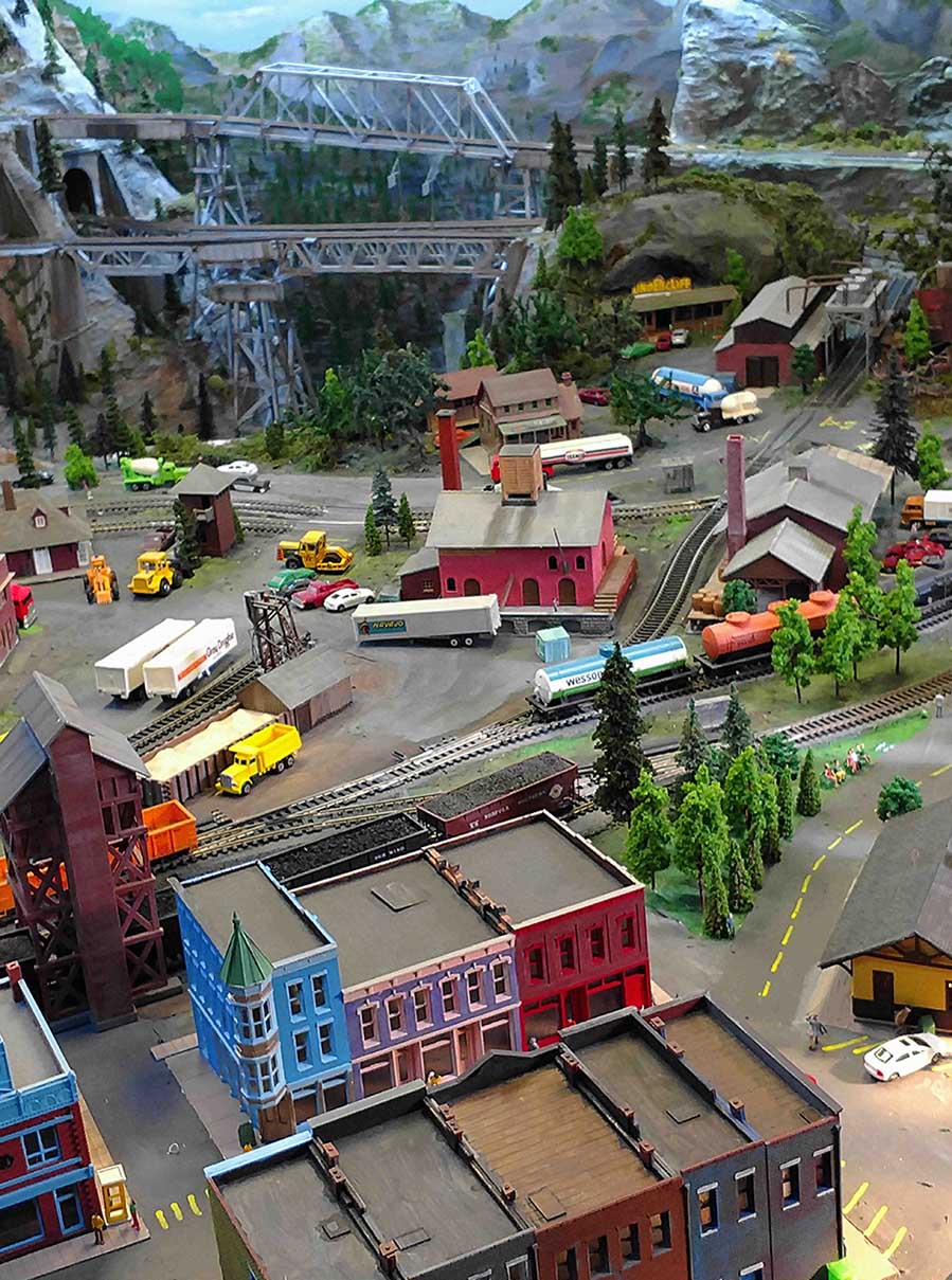 HO scale town scenery