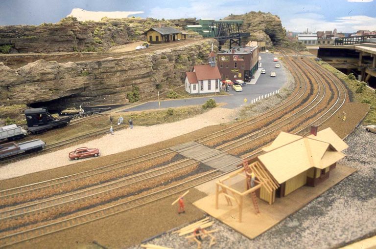 HO scale roads Model railroad layouts plansModel railroad layouts plans