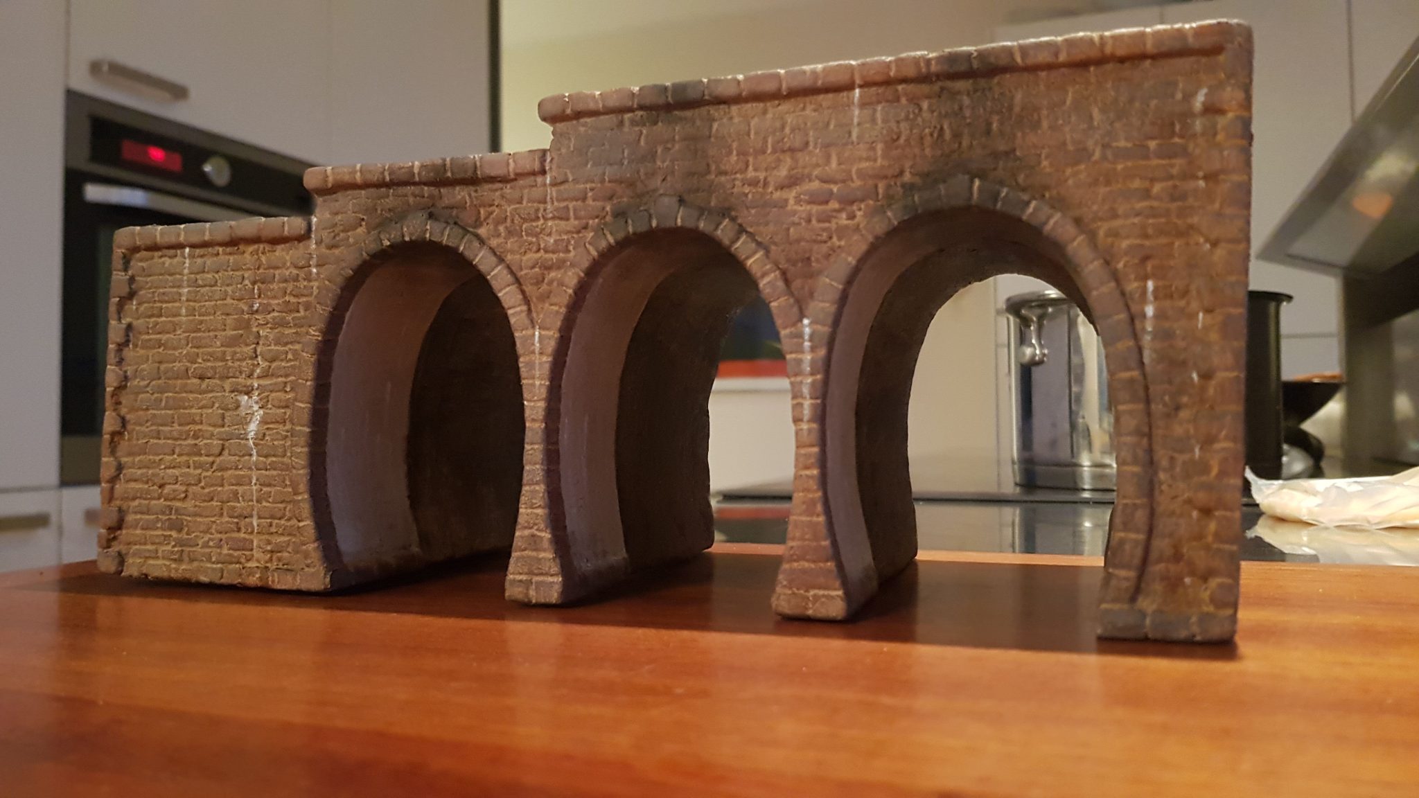 HO scale tunnel and stone walls Model railroad layouts plansModel