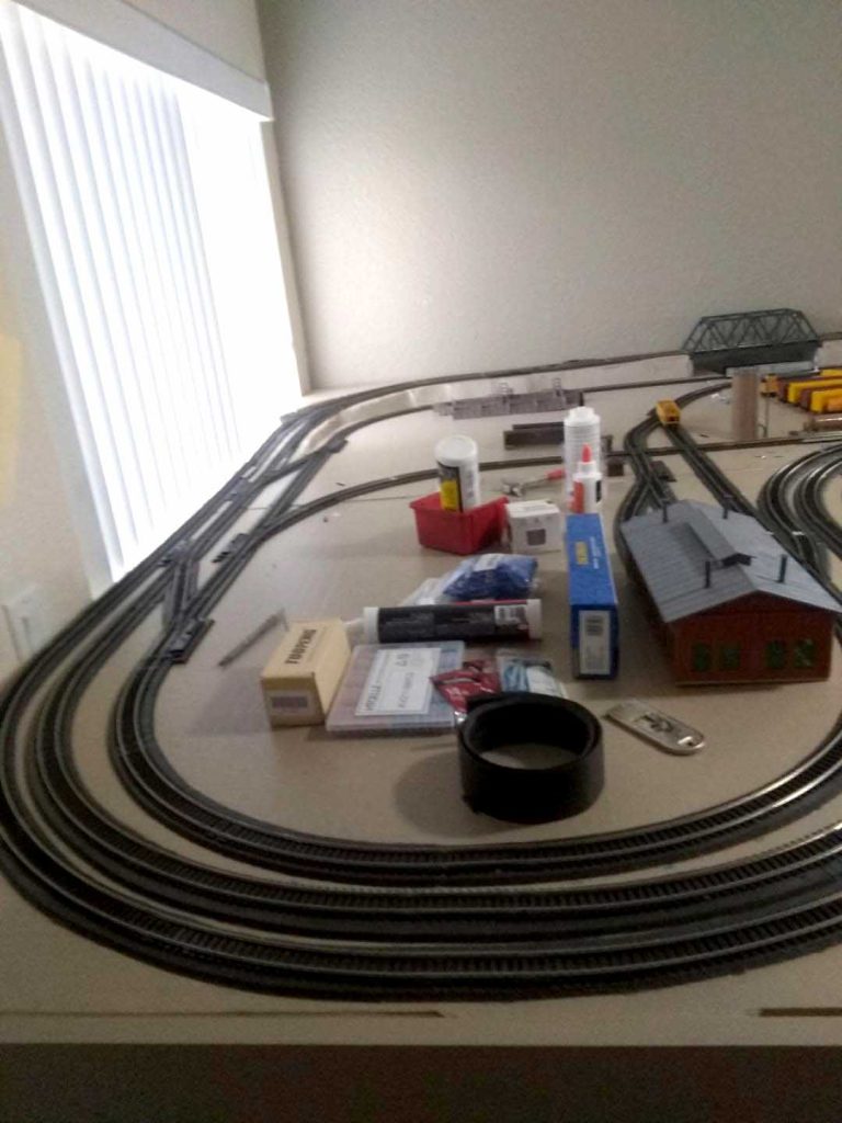 3 loop HO train layout - Ray's - Model railroad layouts plansModel ...